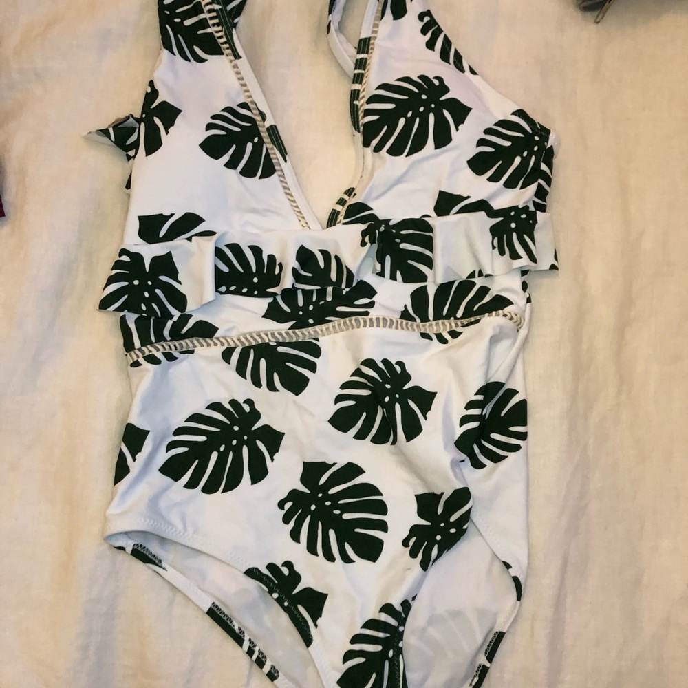 CupShe swimsuit